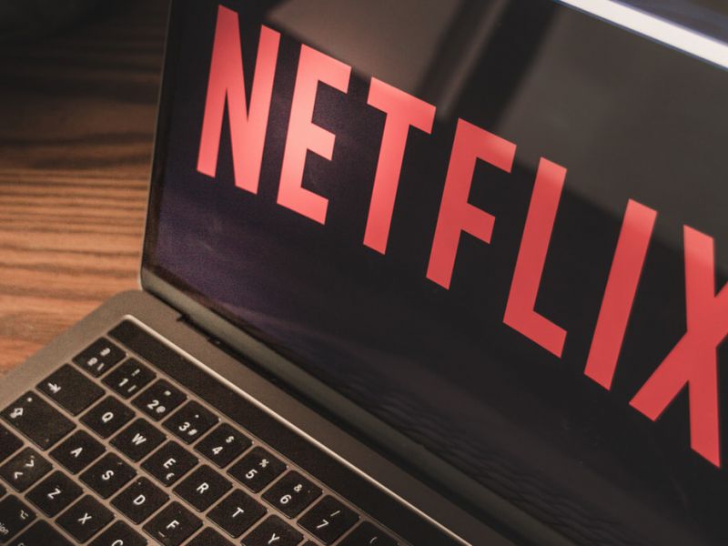 Netflix dice basta alla condivisione degli account? L'ipotesi si fa sempre più concreta