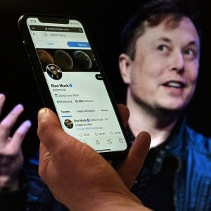 Elon Musk: “Voglio comprare Twitter per dare libertà di parola. Se il CdA non accetta ho un Piano B”